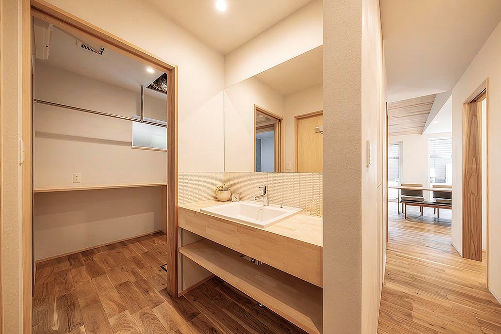 Eco House
自然素材が響き合う家 4