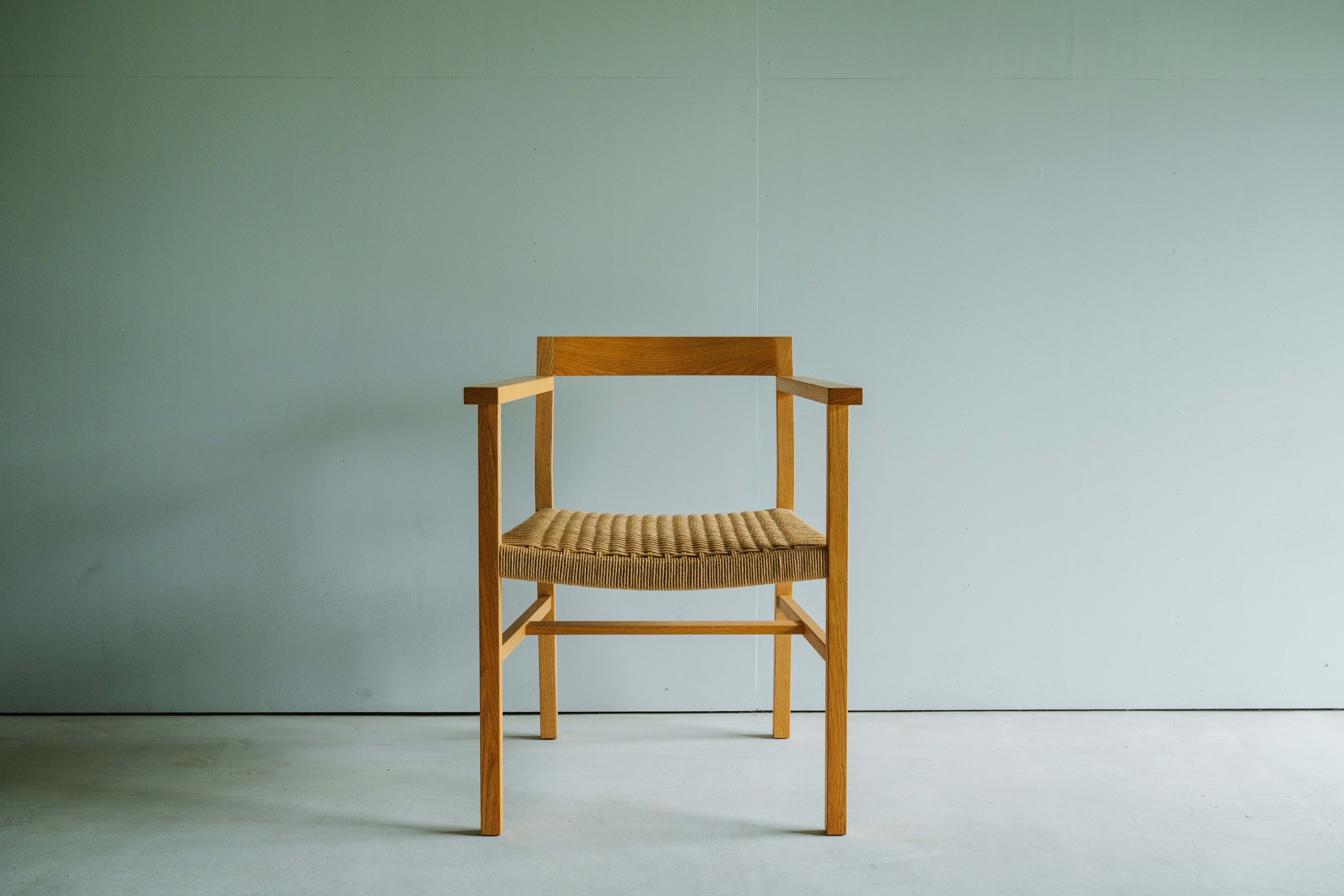 大切な居場所をつくる家具
無垢の手触りが暮らしを豊かに。 4