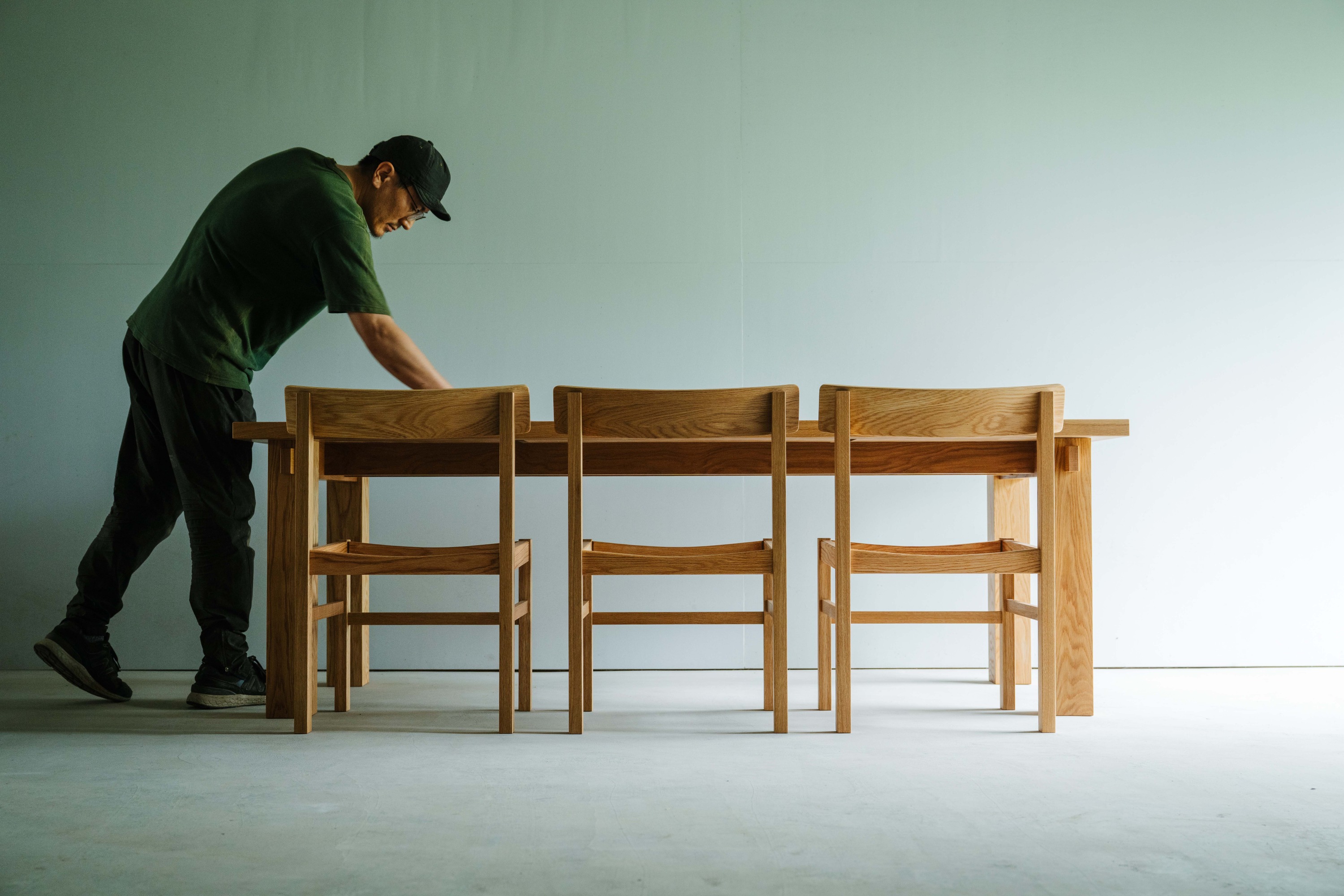 大切な居場所をつくる家具
無垢の手触りが暮らしを豊かに。 6